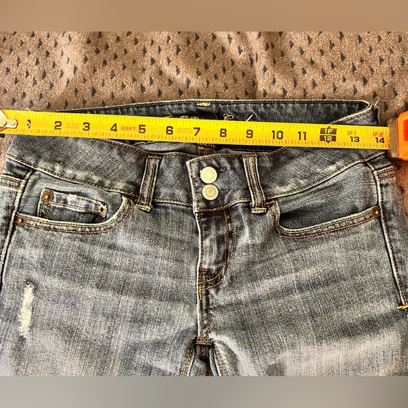 American Eagle -new without tags- low rise waist size 2 short. - Picture 3 of 5